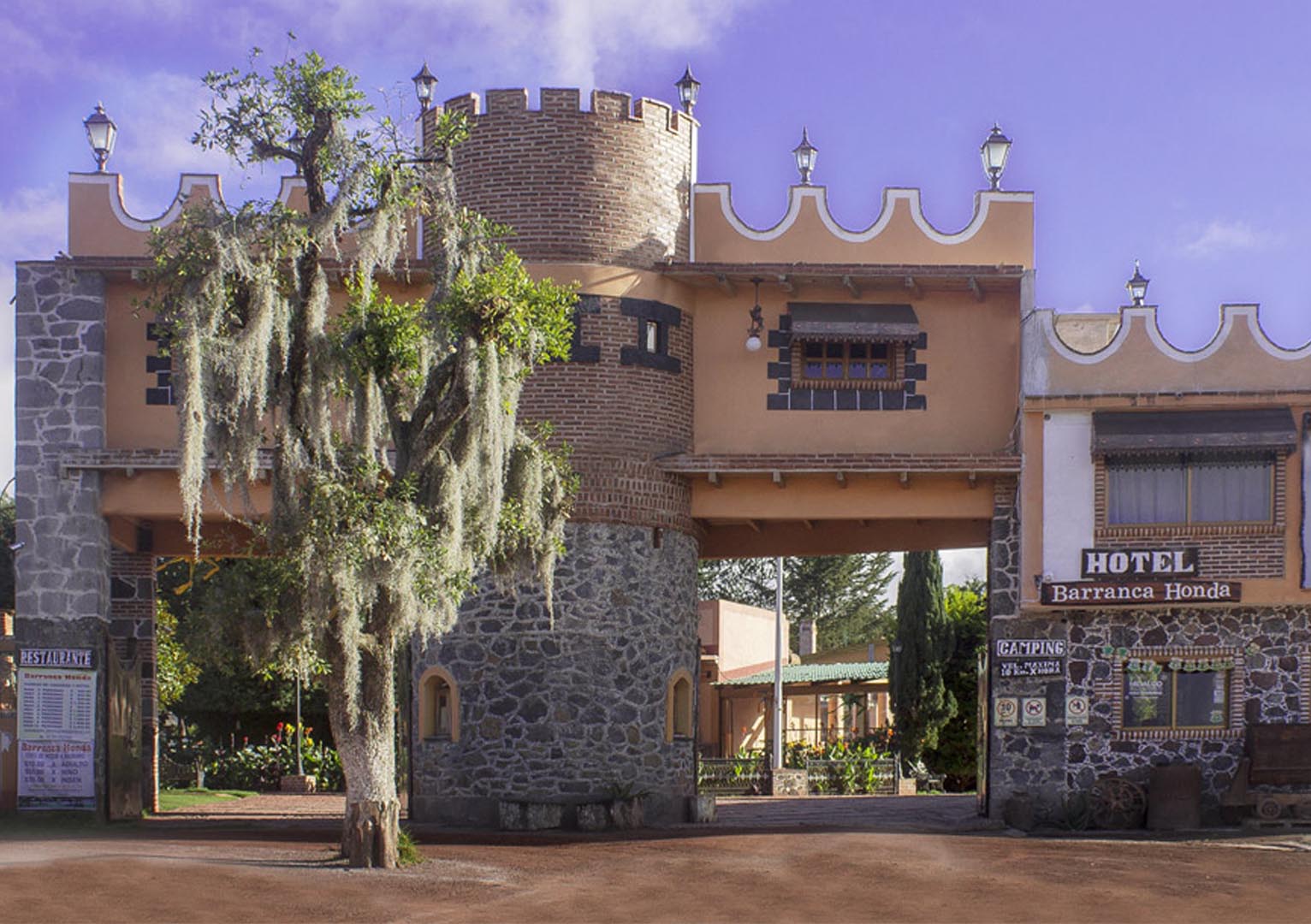Huasca de Ocampo
                        Primer Pueblo Mágico de México